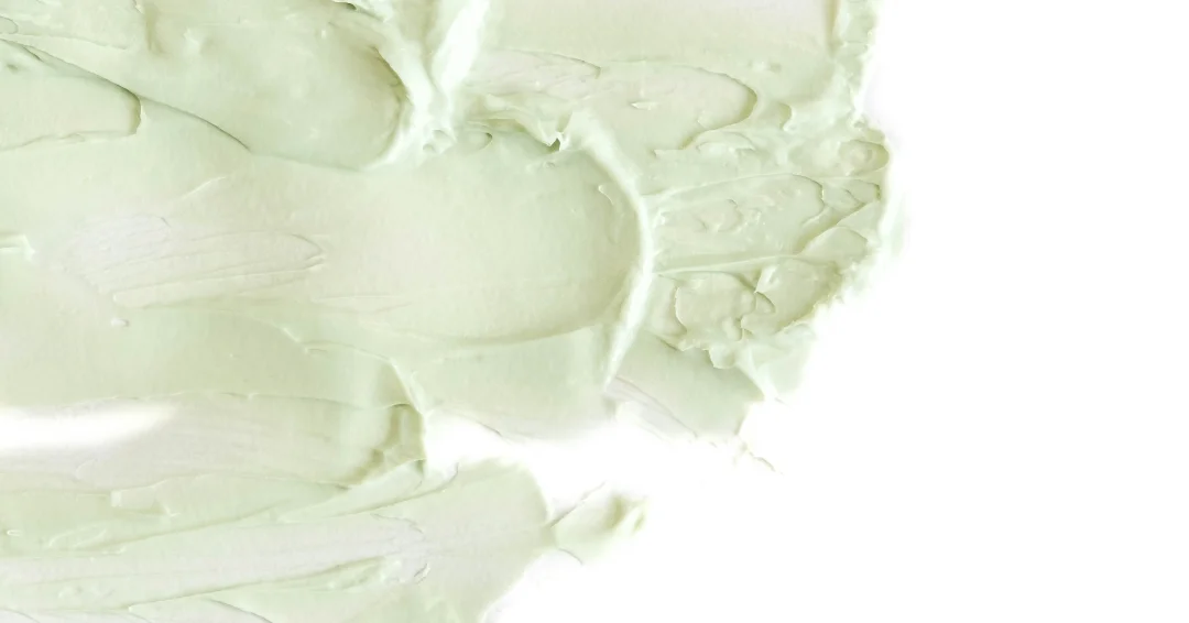 Klei haarmaskers: ontdek de voordelen van natuurlijke klei voor diepe reiniging, glans en herstel van je haar. Voor gezond en sterk haar, de natuurlijke manier.