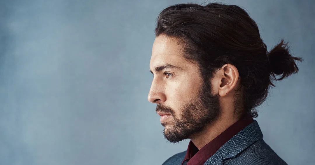 Alles over man en haar: van verzorgingstips tot oplossingen bij haaruitval en styling voor elke haartype. Ontdek hoe je jouw mannenhaar optimaal kunt verzorgen!