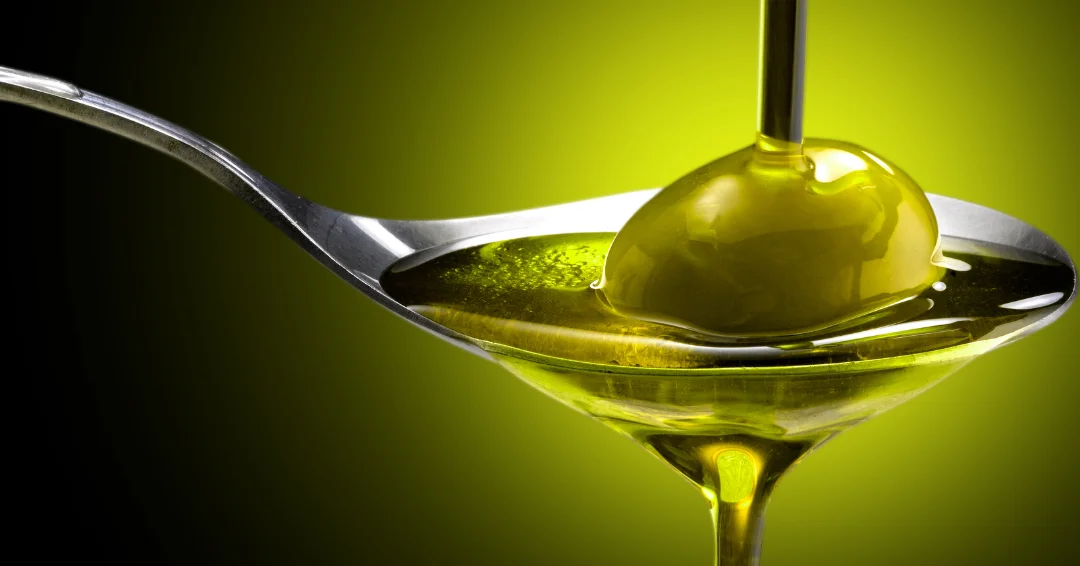 Olijfolie voor je haar - ontdek hoe je olijfolie kunt gebruiken voor een mooie bos haar. 